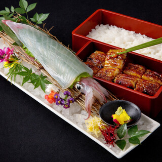ランチ限定【鰻とヤリイカ活造り会席】ヤリイカ活造り/九州天然鮮魚/白焼き/鰻巻き玉子/鰻重/蒸籠蒸し〈団体個室有り・会食〉7,000(税込)